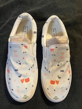 Three In Women's White Slip-On Canvas Slippers with Pastel Multi Print